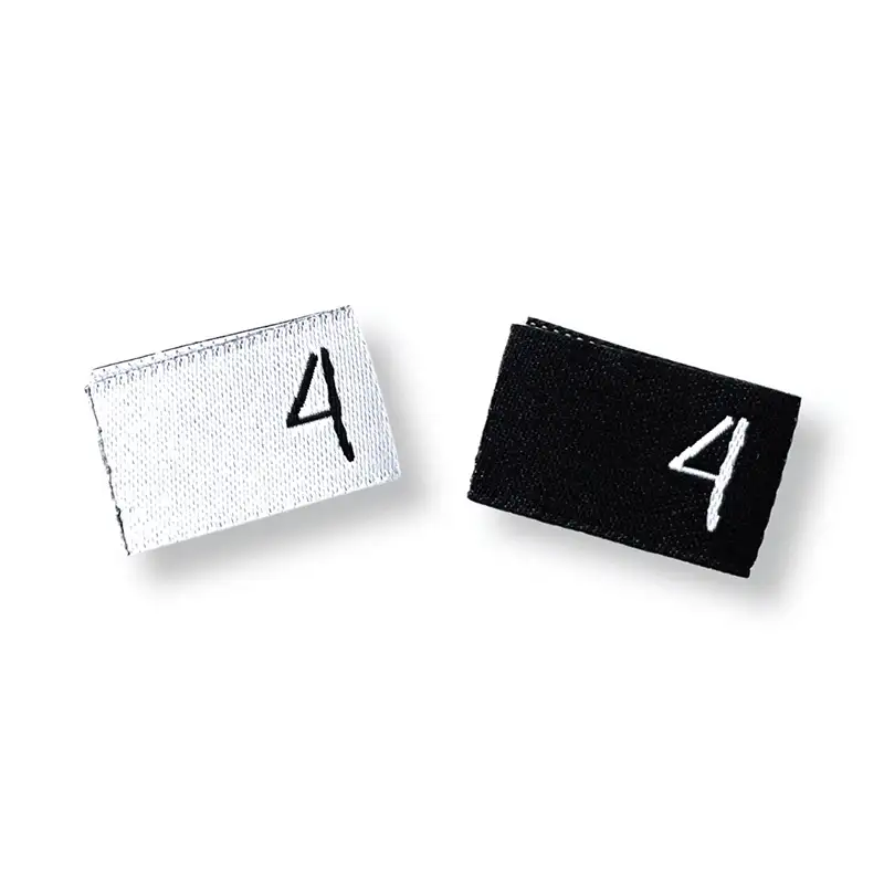 Weblabel Schwarz und weiß mit der Ziffer 4